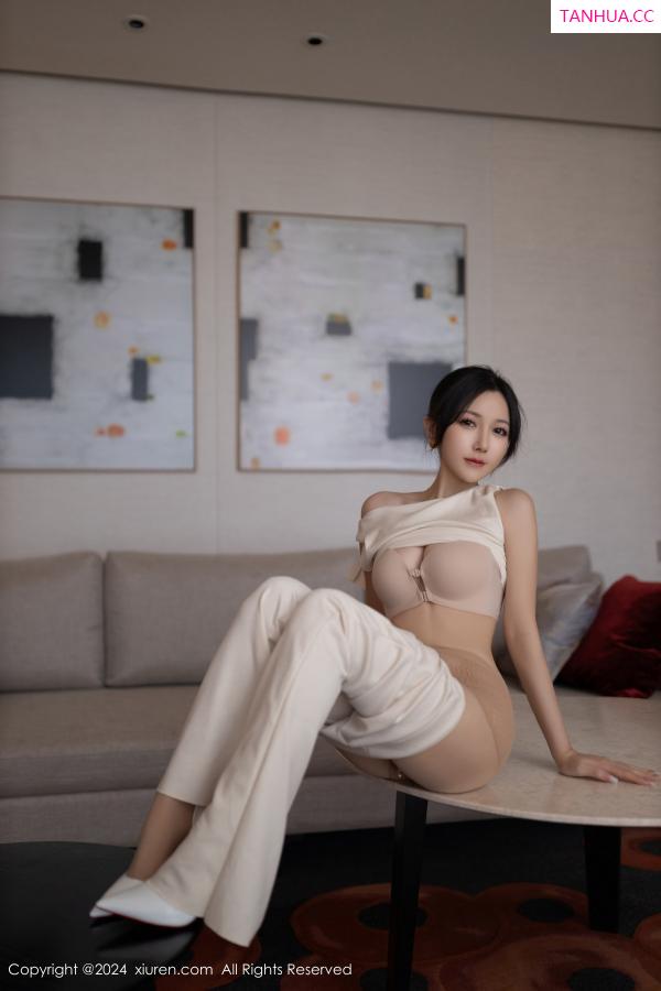 鱼子酱fish  [XiuRen]高清写真图 2024.11.15 No.9457 鱼子酱Fish 丝袜美腿第30张图片